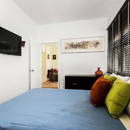 Two Bedroom Two Bath Apartment 2 Block To Beach Miami Beach Esterno foto