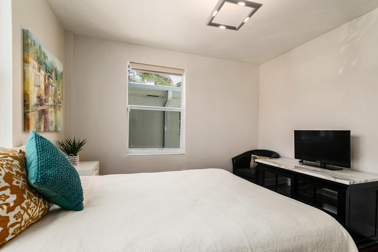 Two Bedroom Two Bath Apartment 2 Block To Beach Miami Beach Esterno foto